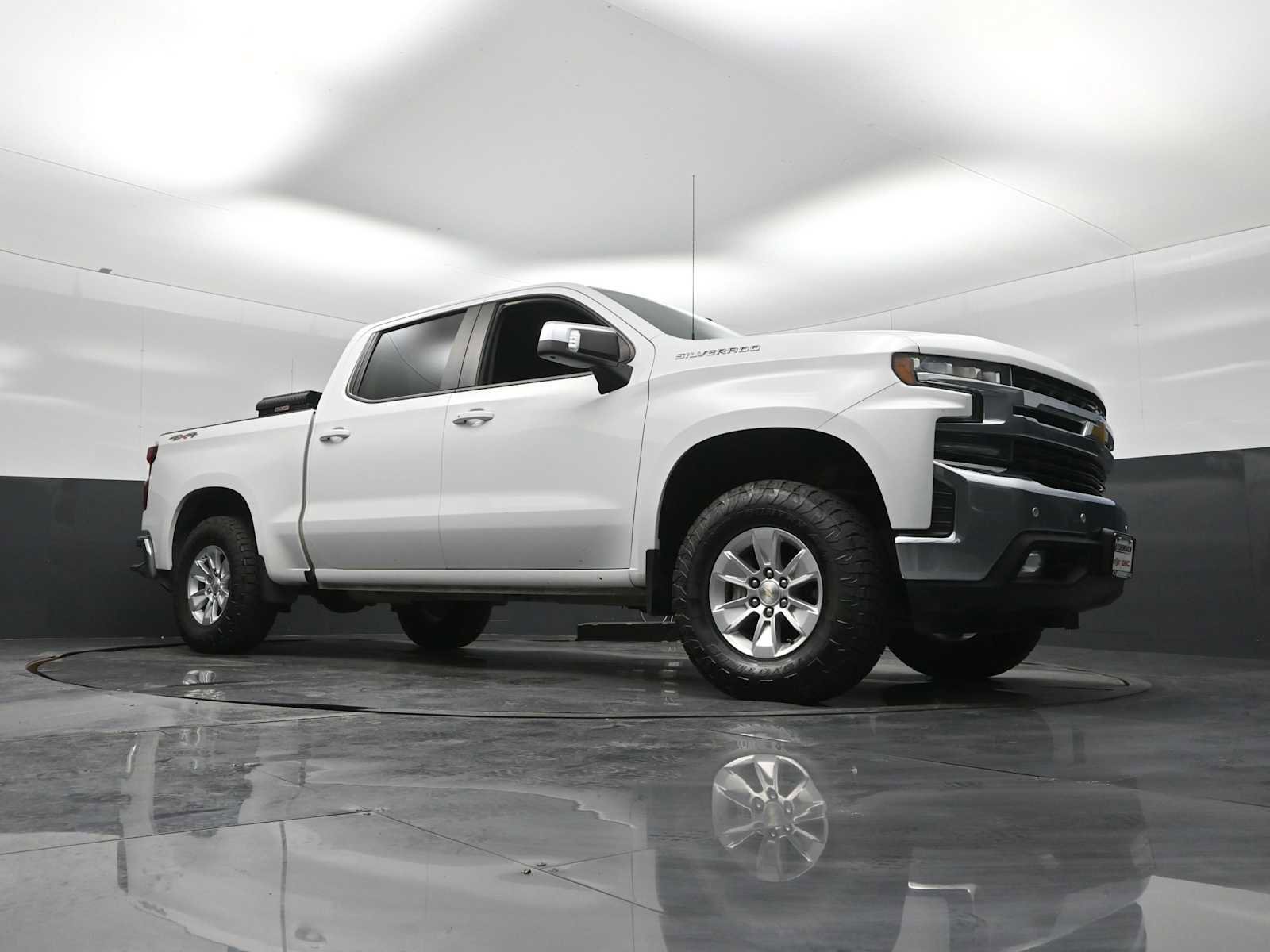 Used 2020 Chevrolet Silverado 1500 LT w/ Convenience Package image 17