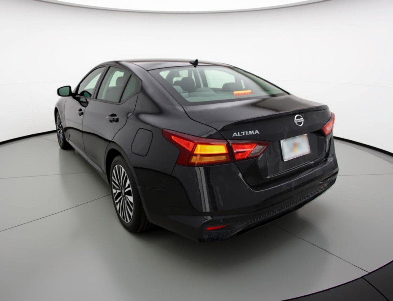 Used 2025 Nissan Altima 2.5 SV image 6