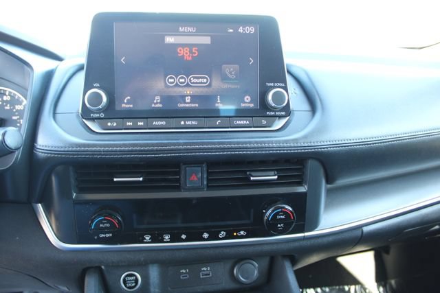 Used 2023 Nissan Rogue SV FWD image 13