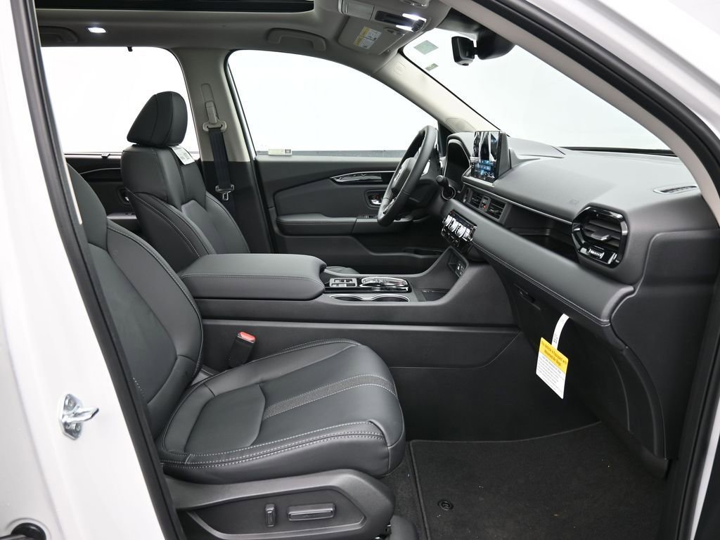 New 2025 Honda Pilot Touring image 28