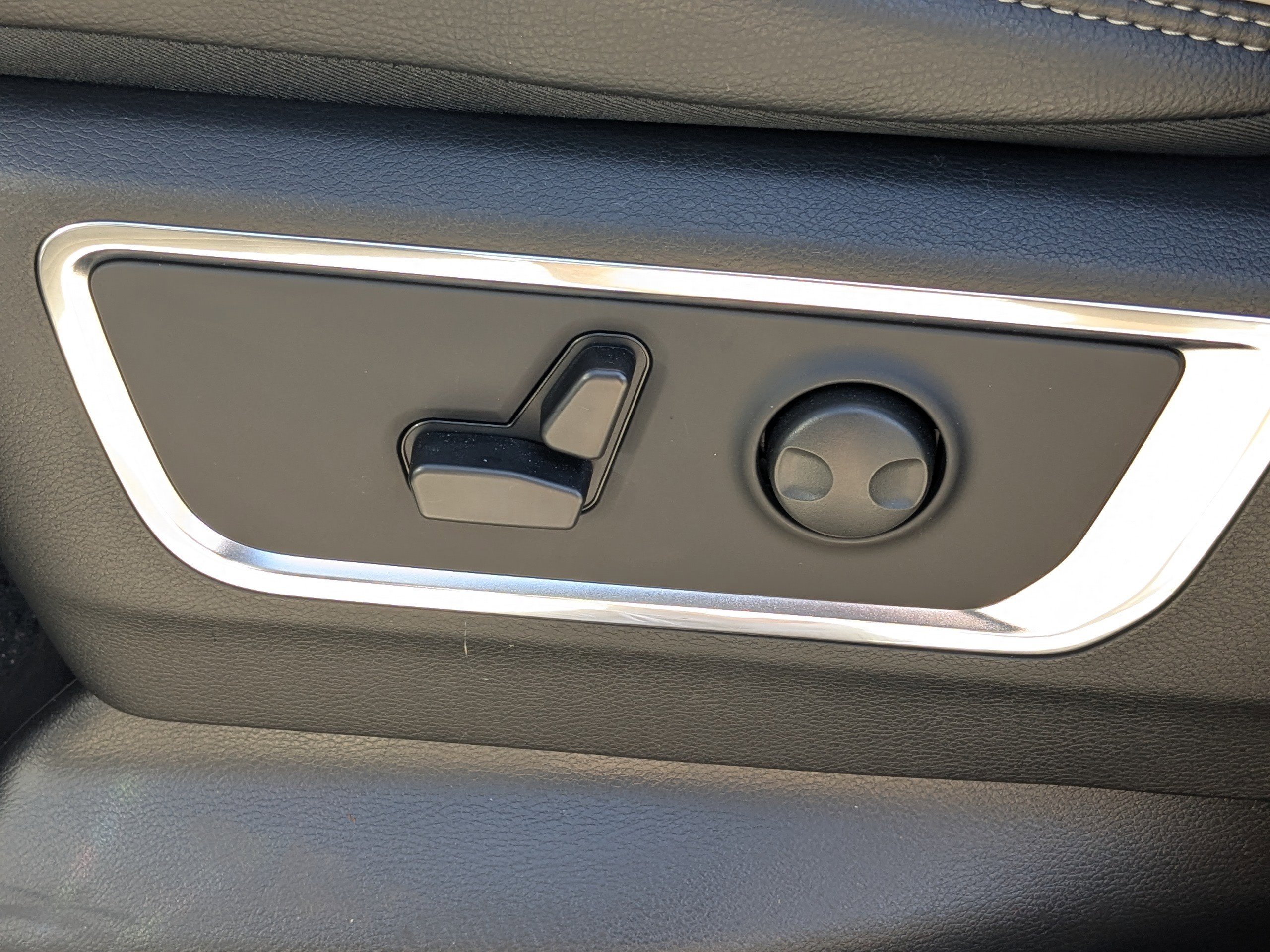 New 2026 RAM 1500 Laramie w/ Night Edition image 20