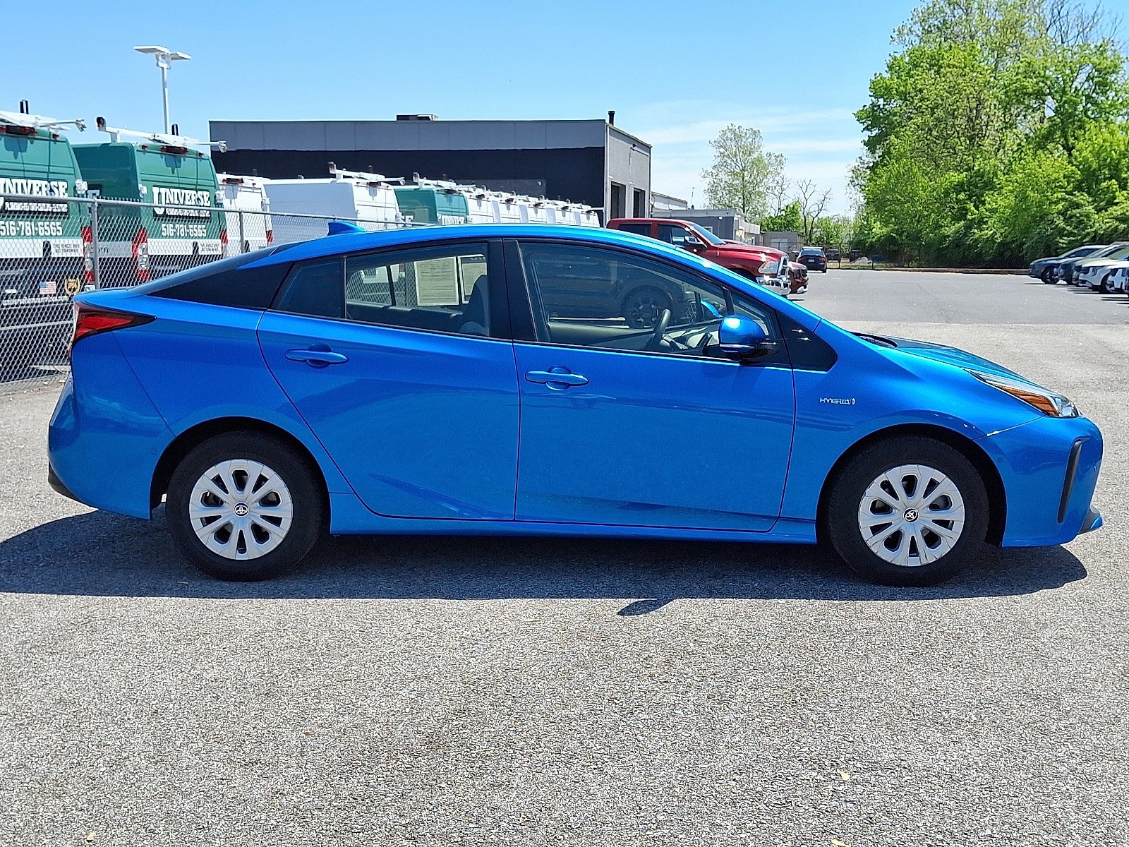 Used 2019 Toyota Prius LE FWD image 4