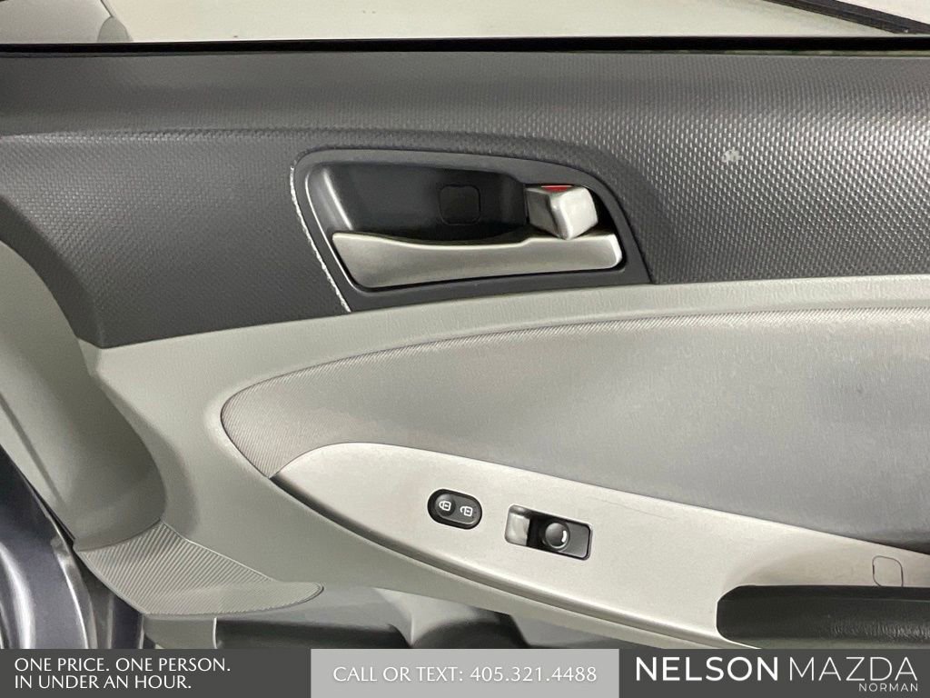 Used 2017 Hyundai Accent SE image 21