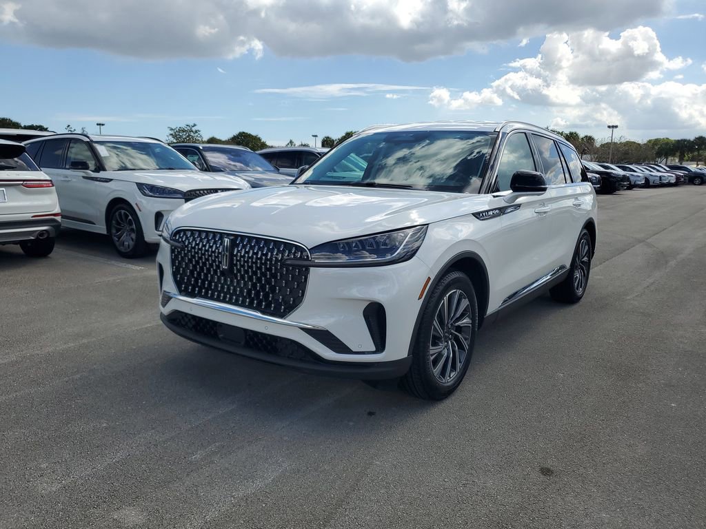 New 2026 Lincoln Aviator 2WD image 2