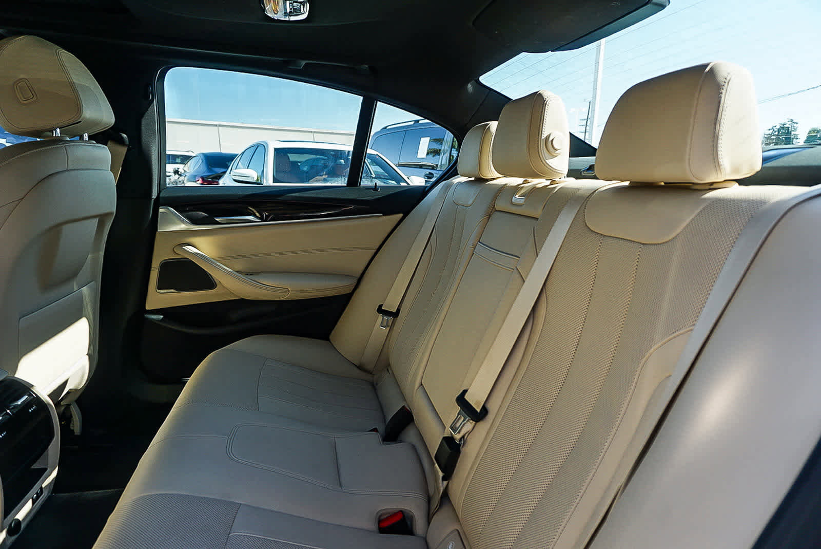 Certified 2023 BMW 530i w/ Premium Package image 19