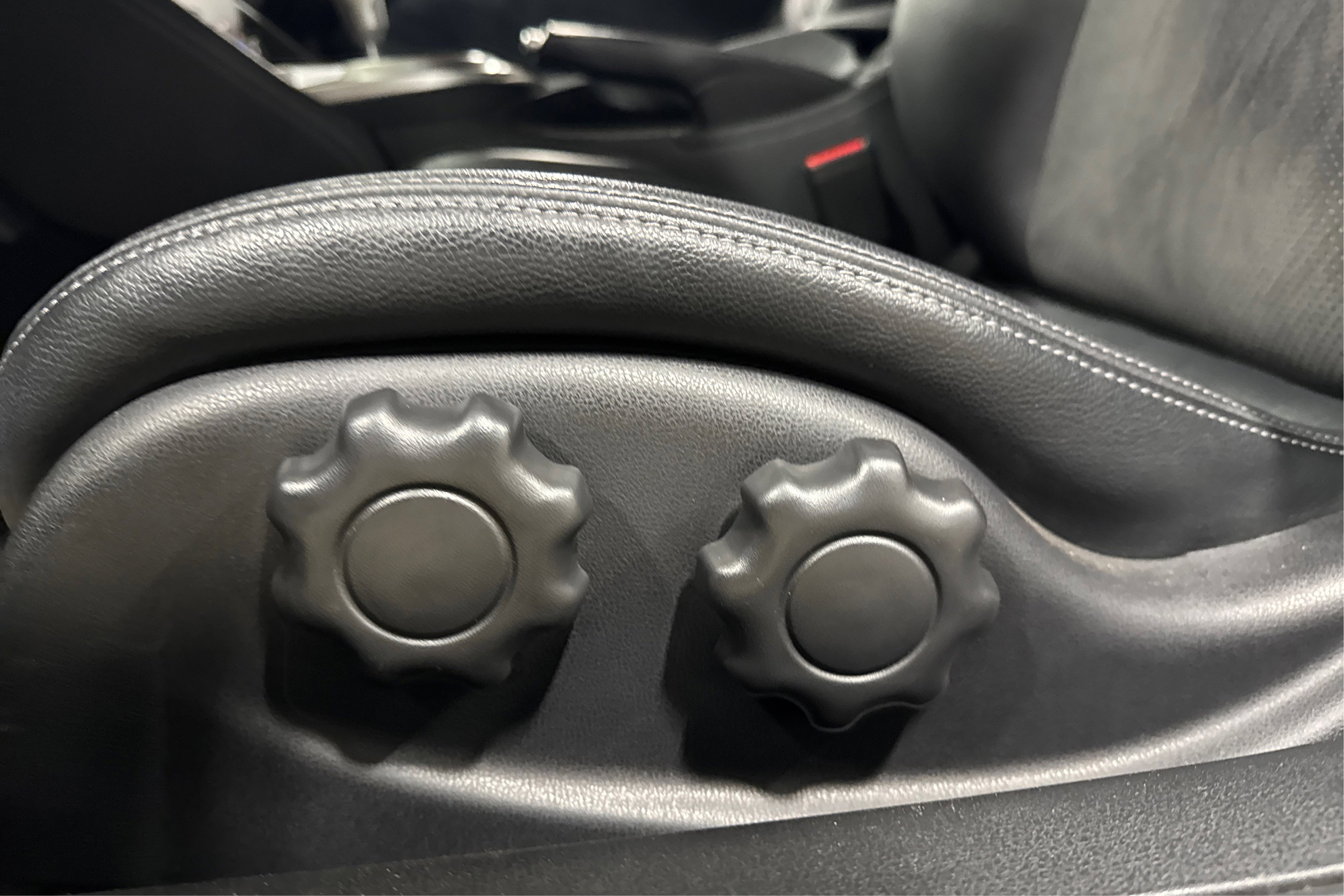 Used 2020 Nissan 370Z Touring Sport image 19