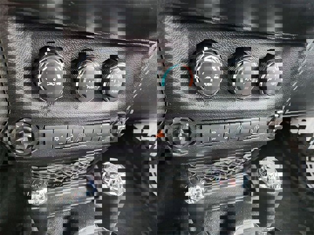 Used 2017 Jeep Wrangler Unlimited Sahara image 15