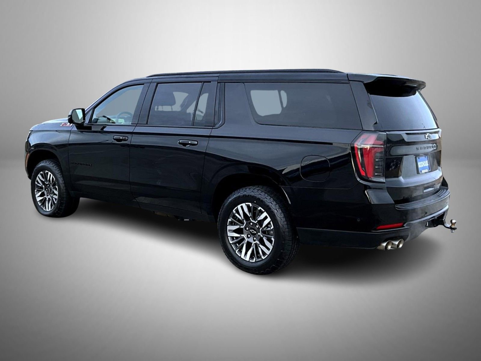 Used 2025 Chevrolet Suburban Z71 image 7