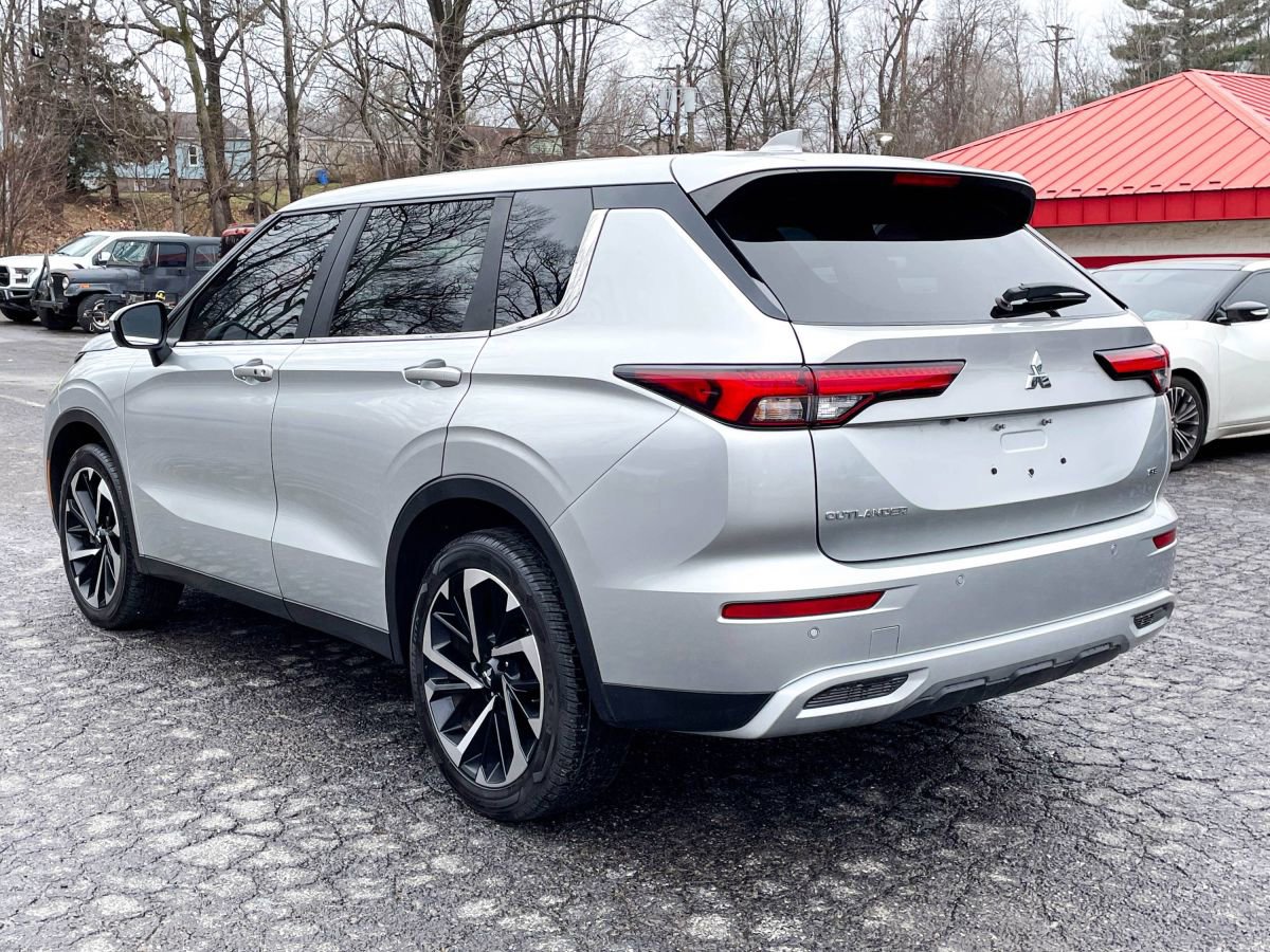 Used 2024 Mitsubishi Outlander SE image 5