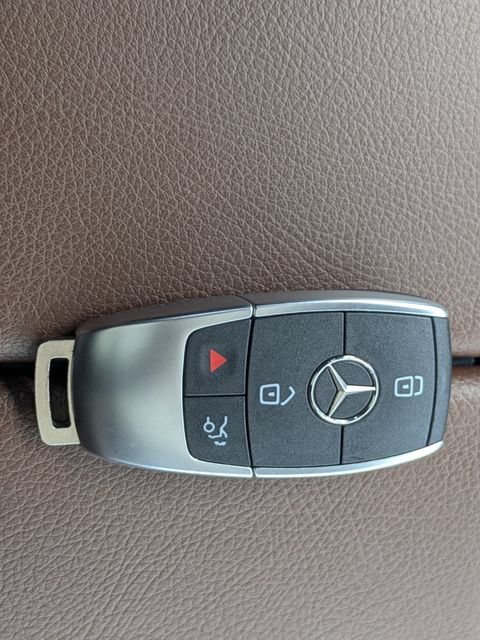 Used 2024 Mercedes-Benz GLS 450 4MATIC image 30