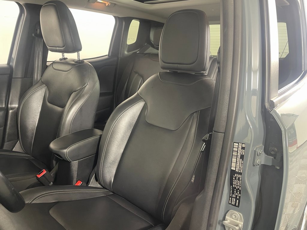 Used 2018 Jeep Renegade Limited w/ UConnect 8.4 Nav Group image 24