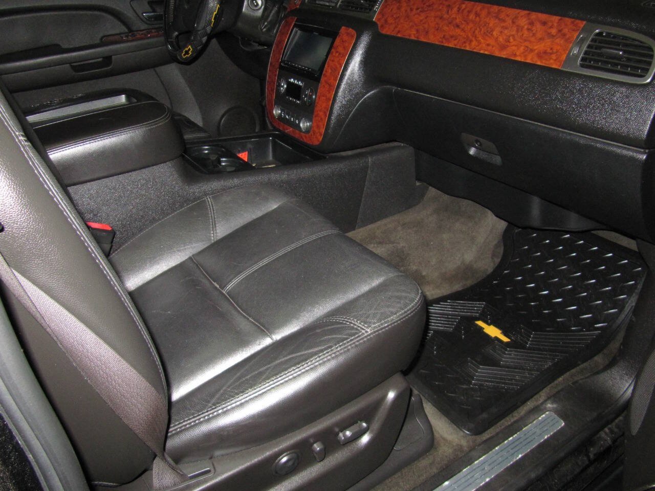 Used 2008 Chevrolet Avalanche LTZ w/ LTZ Preferred Equipment Group AWD/4WD image 25
