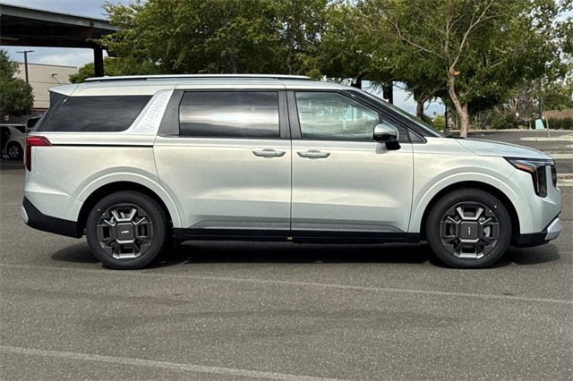 New 2026 Kia Carnival EX image 3