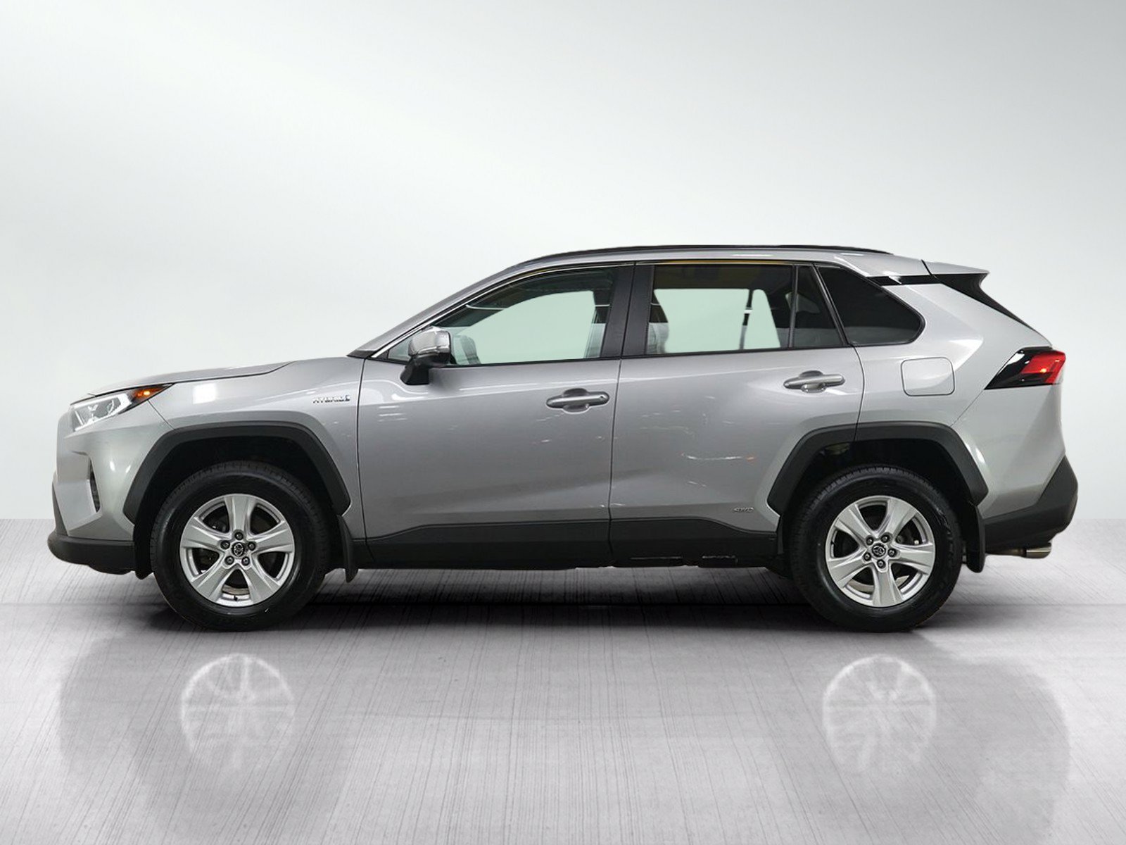 Used 2021 Toyota RAV4 XLE w/ XLE Grade Weather Package AWD/4WD image 2