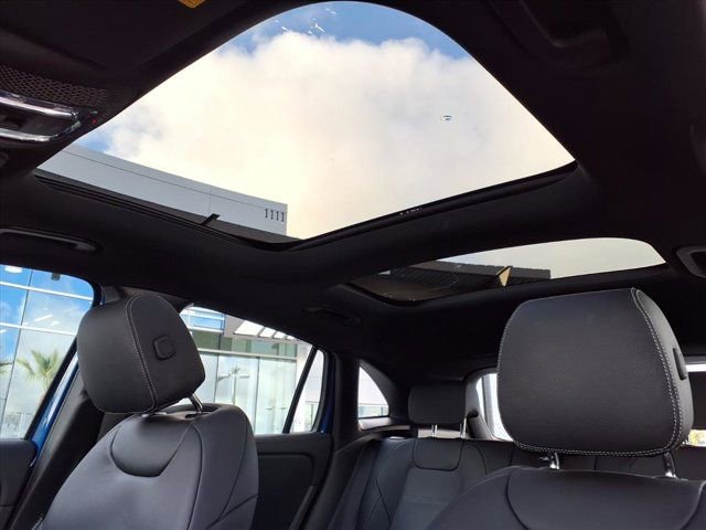 Used 2025 Mercedes-Benz GLA 35 AMG 4MATIC image 15