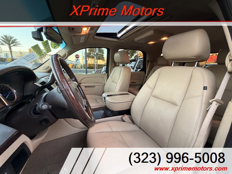 Used 2011 Cadillac Escalade Luxury AWD/4WD image 18
