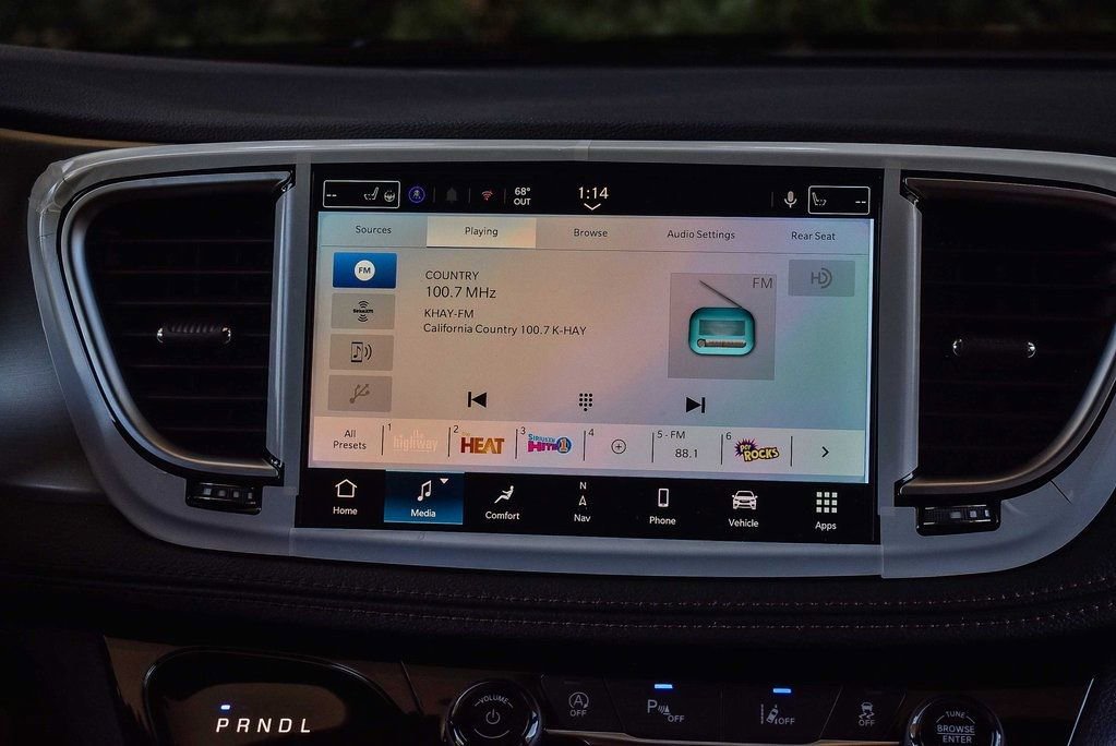 New 2026 Chrysler Pacifica Pinnacle w/ Trailer Tow Group image 14