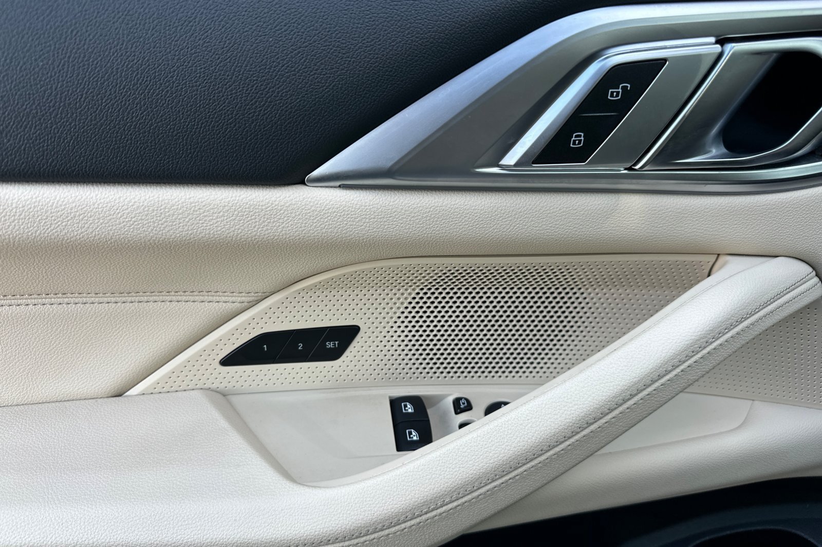 Used 2024 BMW M440i Coupe RWD image 10