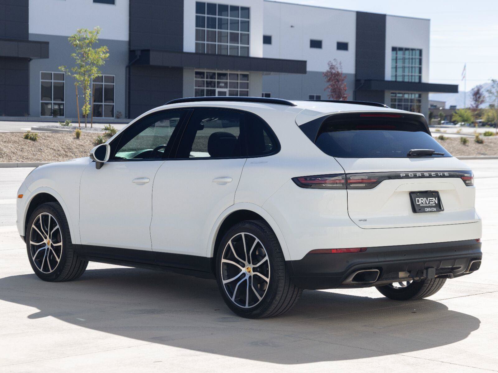 Used 2020 Porsche Cayenne AWD/4WD image 10