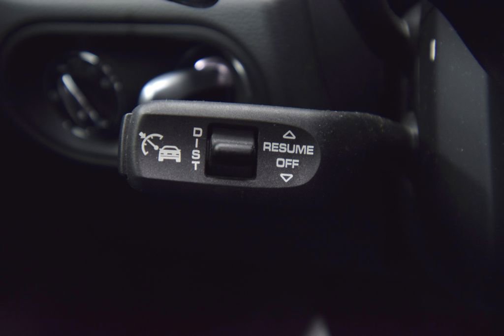 Used 2022 Porsche Macan image 37