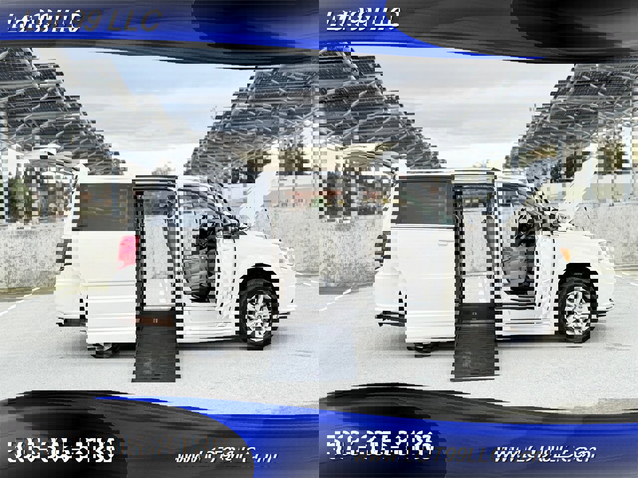 Used 2011 Dodge Grand Caravan Crew image 21