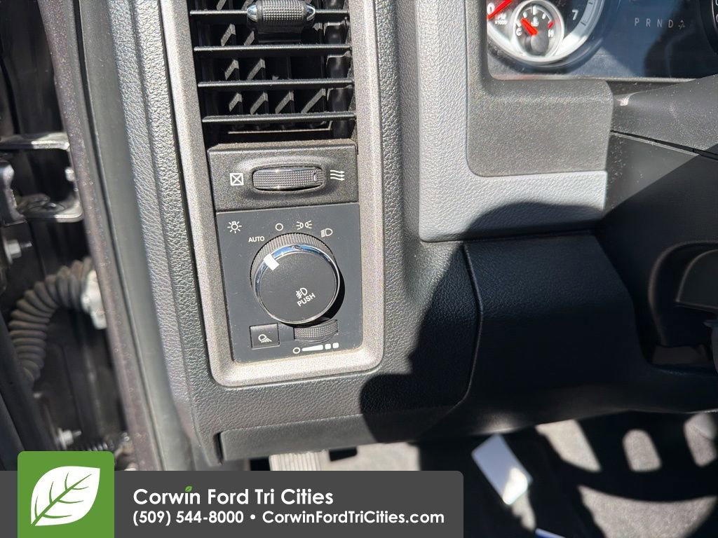 Used 2015 RAM 1500 ST w/ SXT Appearance Group AWD/4WD image 13