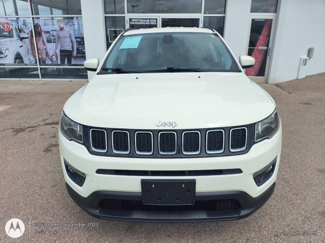 Used 2017 Jeep Compass Latitude AWD/4WD image 3
