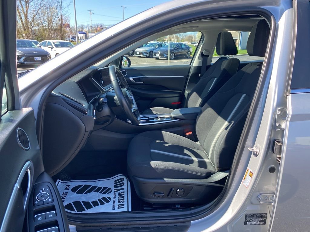 Certified 2023 Hyundai Sonata SEL w/ Convenience Package FWD image 13
