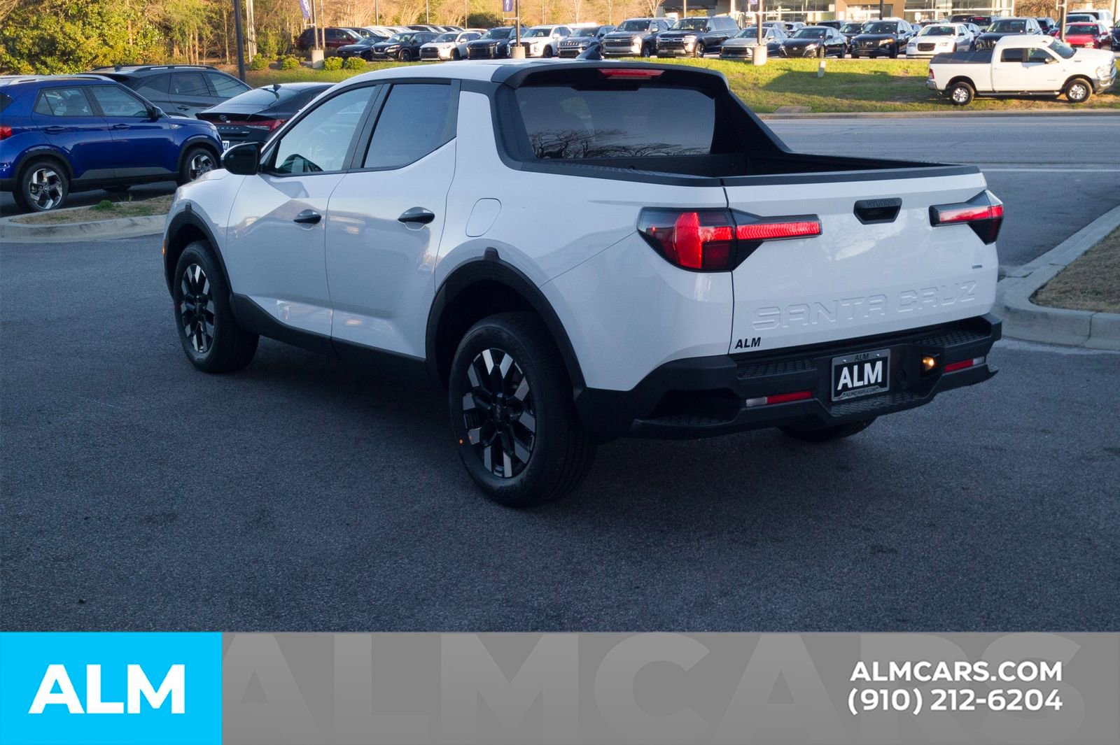 Used 2025 Hyundai Santa Cruz SE image 9