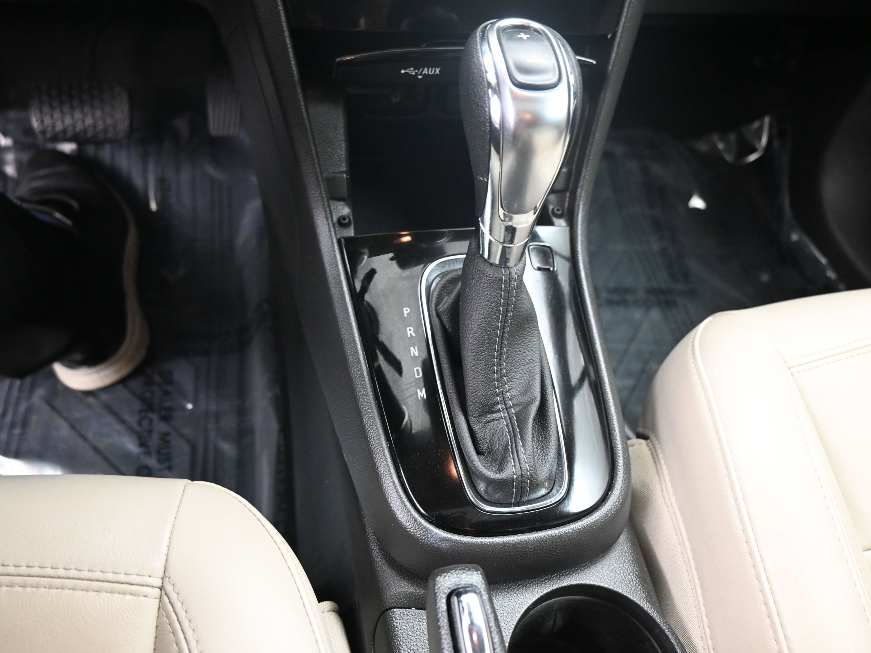 Used 2019 Buick Encore Essence w/ Experience Buick Package image 14