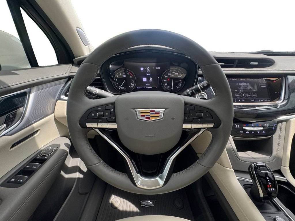 Used 2024 Cadillac XT6 Premium Luxury w/ Technology Package FWD image 14