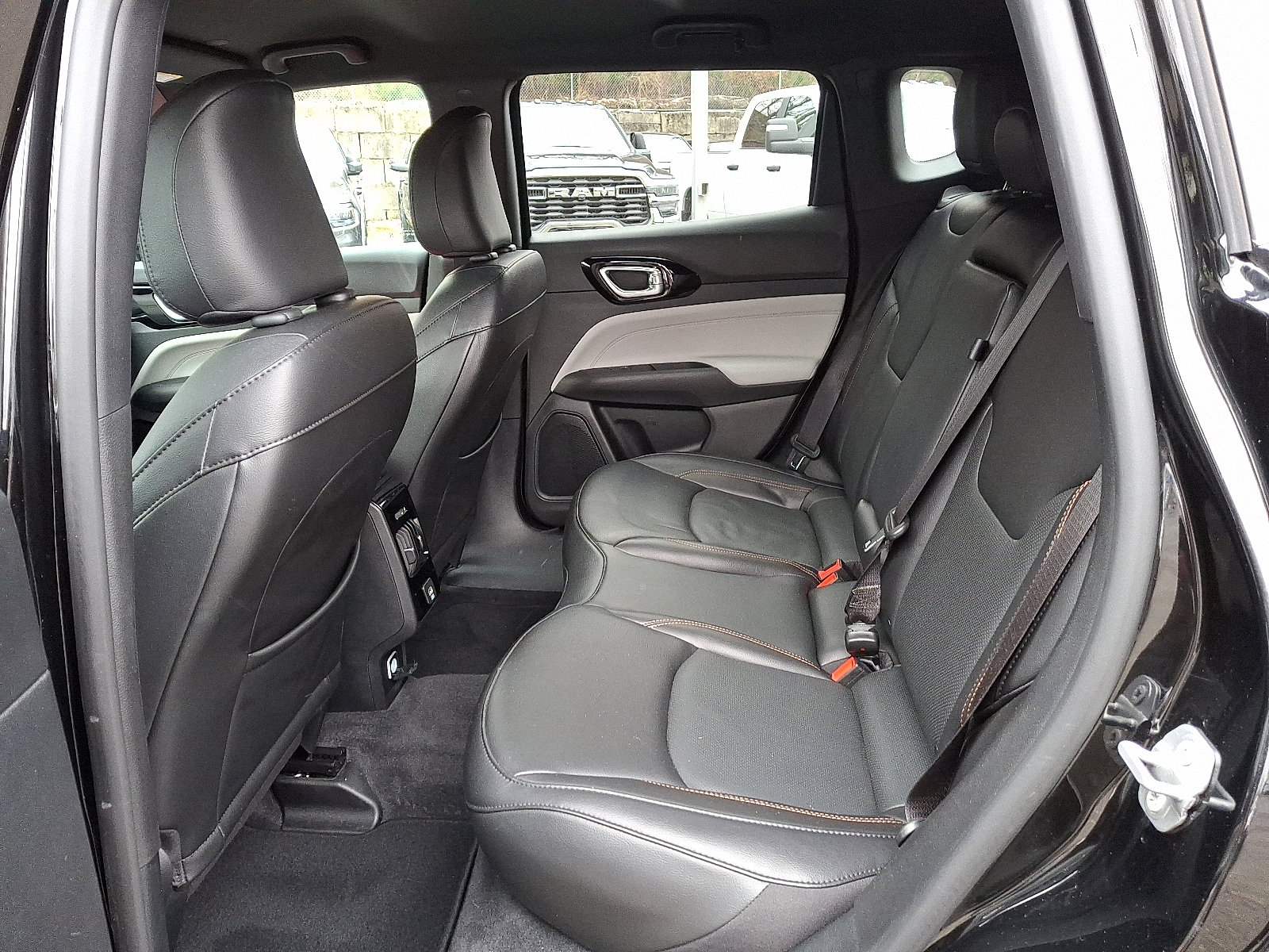 Used 2023 Jeep Compass Limited image 12