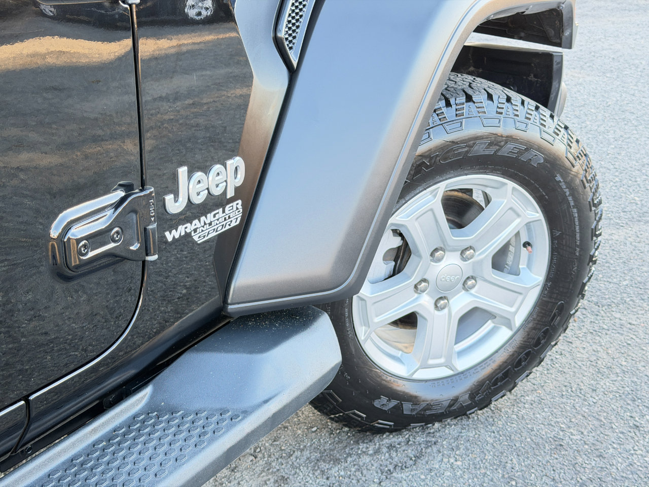 Used 2019 Jeep Wrangler Unlimited Sport S image 90