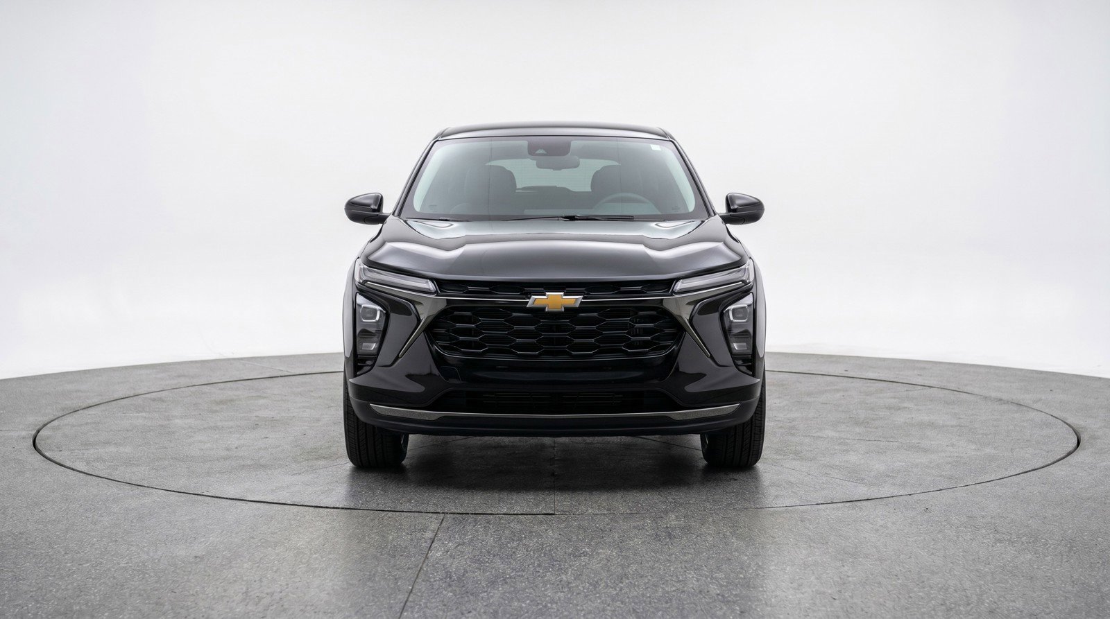 Used 2025 Chevrolet Trax LT FWD image 2