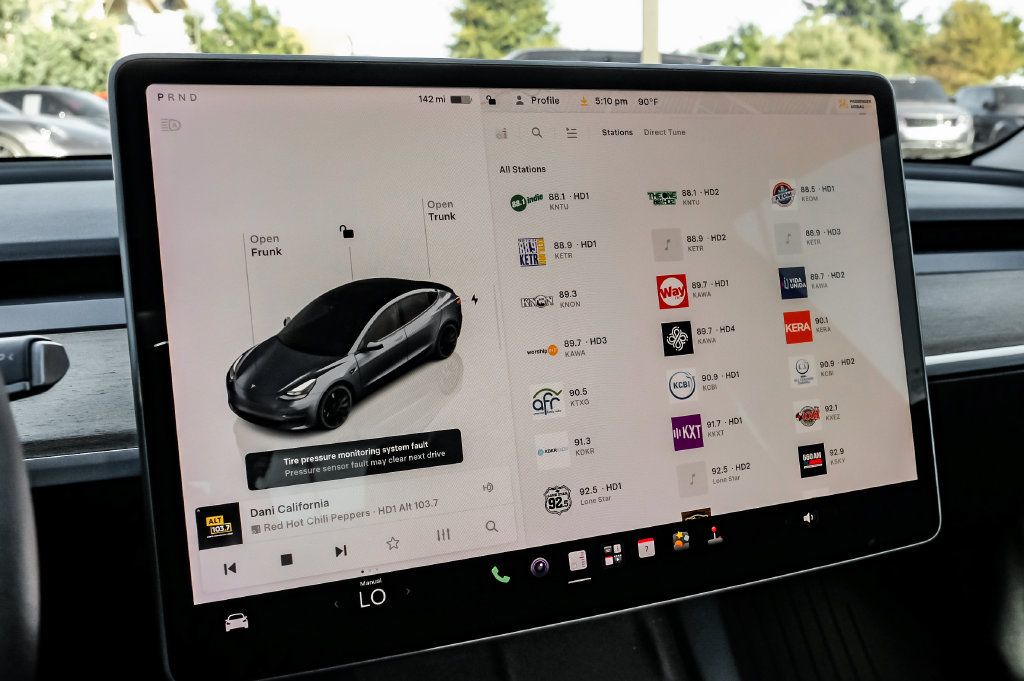 Used 2022 Tesla Model 3 Performance AWD/4WD image 24