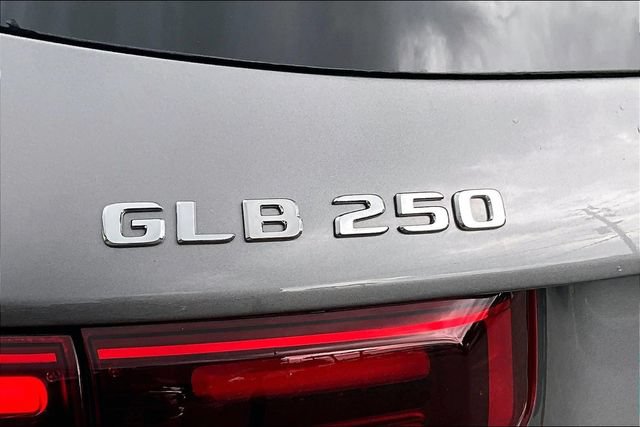 Used 2025 Mercedes-Benz GLB 250 image 15
