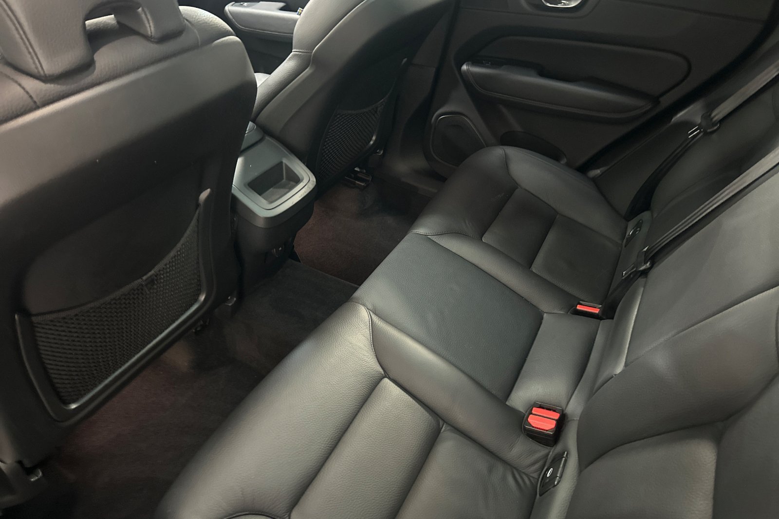 Certified 2024 Volvo XC60 B5 Plus AWD/4WD image 5