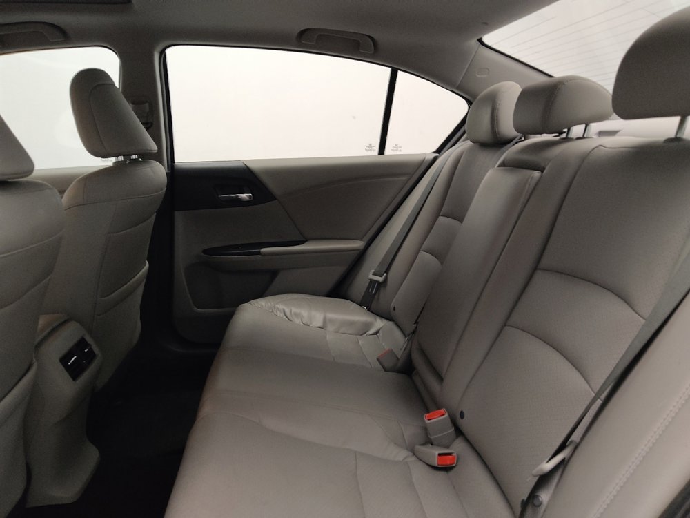 Used 2017 Honda Accord EX-L image 18