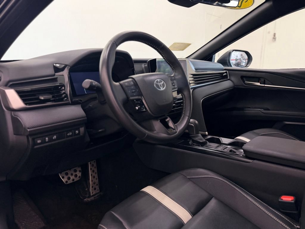 Used 2025 Toyota Camry SE FWD image 11
