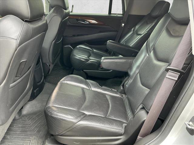 Used 2017 Cadillac Escalade Premium Luxury AWD/4WD image 14