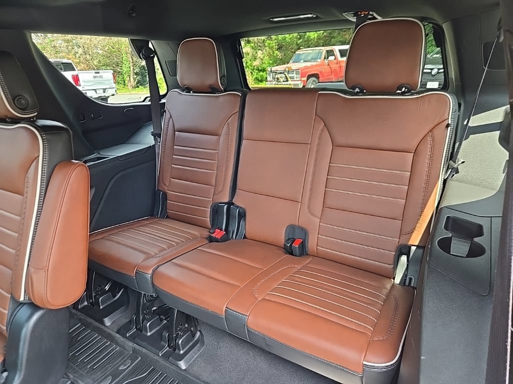 Used 2023 GMC Yukon Denali Ultimate w/ LPO, Floor Liner Package AWD/4WD image 60