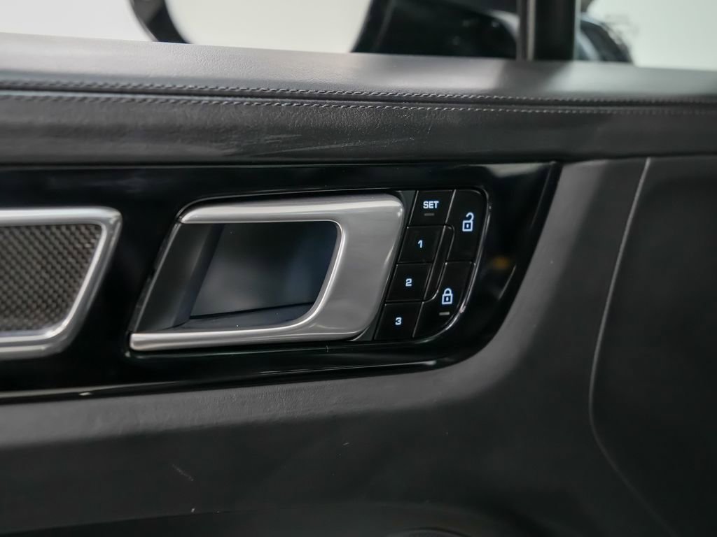 Certified 2020 Porsche Cayenne Turbo AWD/4WD image 22