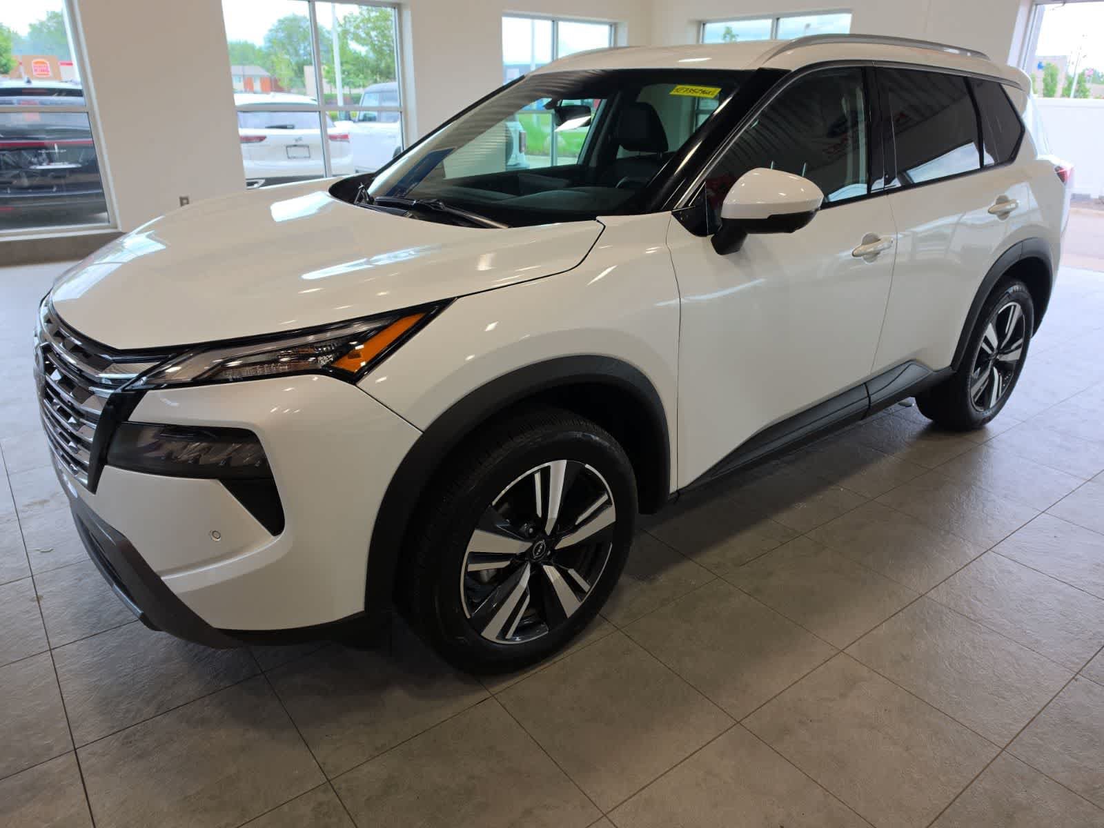 Used 2026 Nissan Rogue SL AWD/4WD image 1