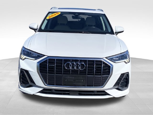 Used 2025 Audi Q3 2.0T Premium AWD/4WD image 2