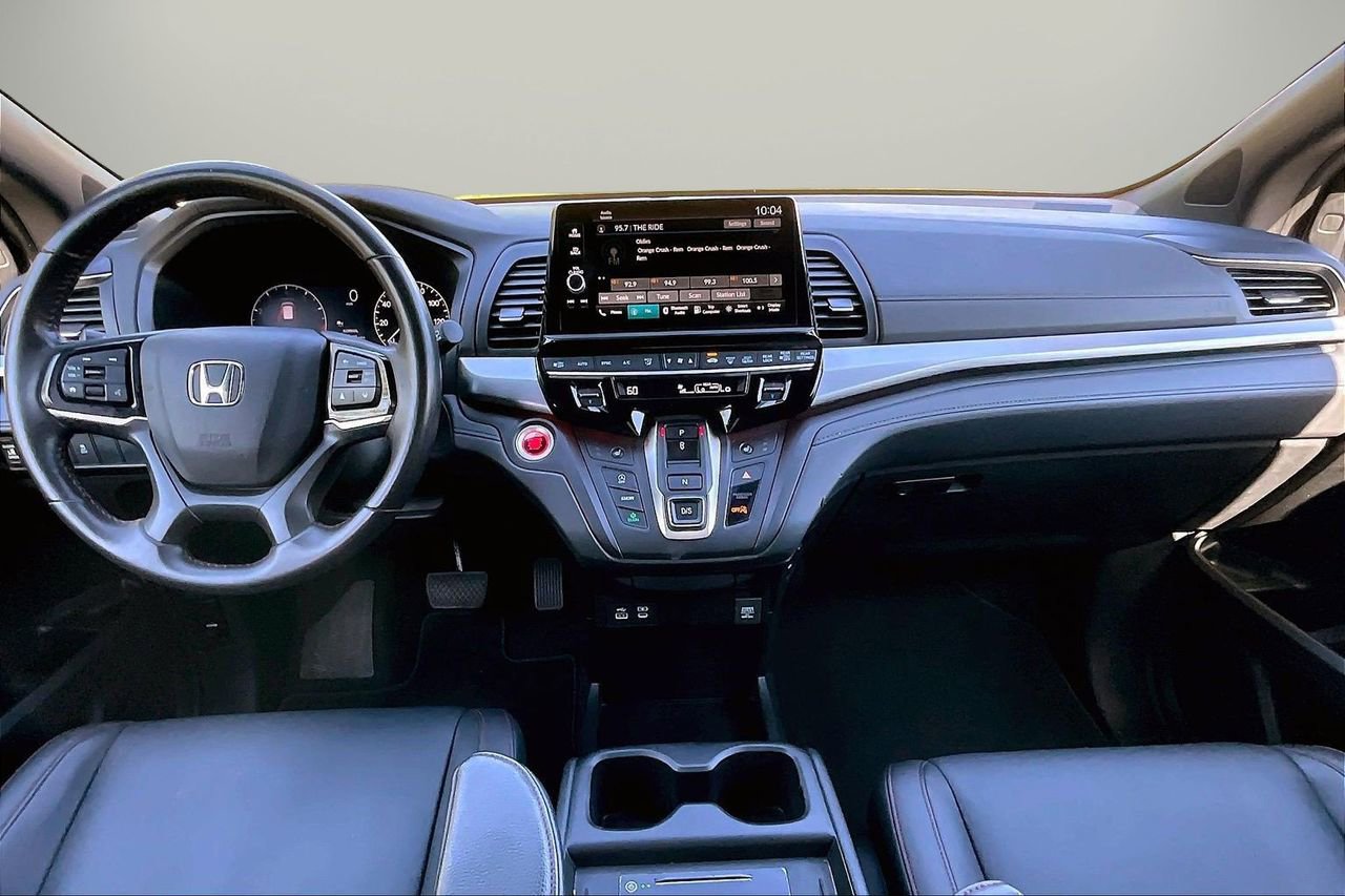Used 2025 Honda Odyssey Sport-L image 14
