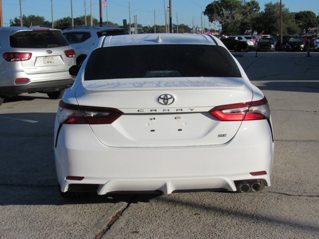 Used 2024 Toyota Camry SE image 5