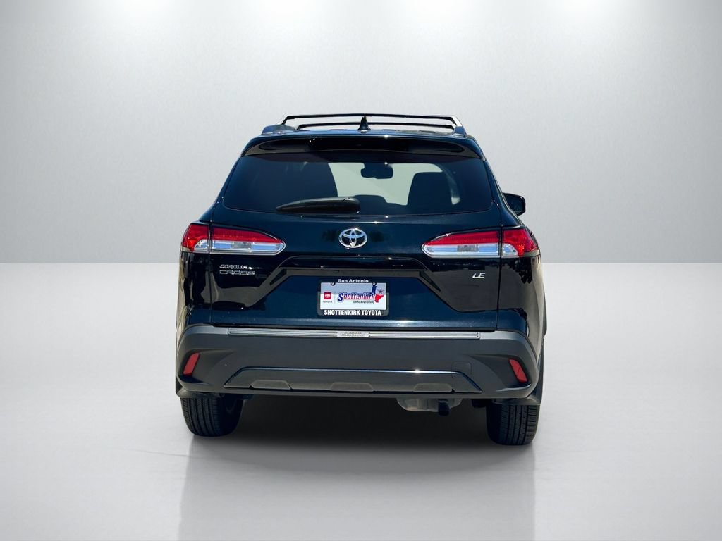 Used 2024 Toyota Corolla Cross LE FWD image 6