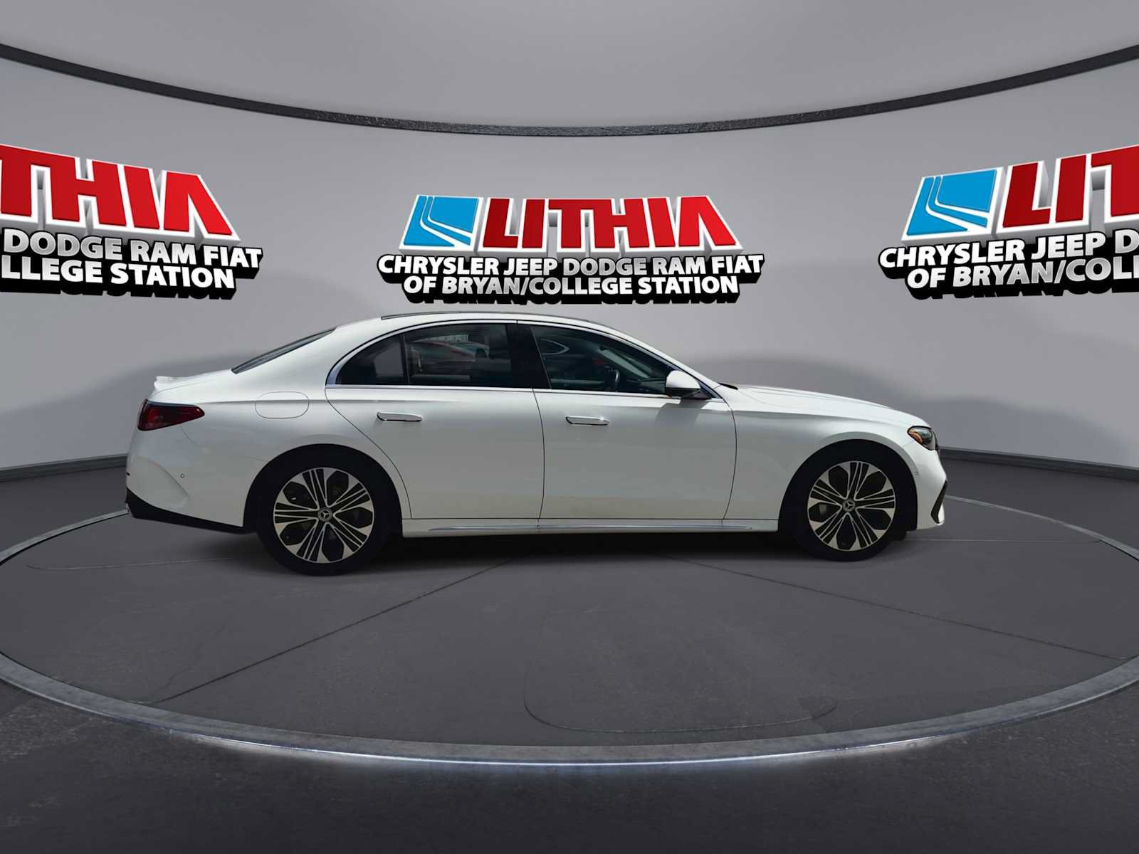 Used 2025 Mercedes-Benz E 350 Sedan w/ Winter Package image 9
