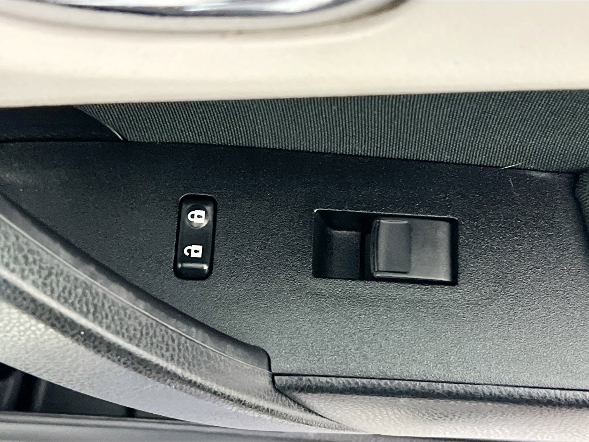 Used 2018 Toyota Corolla LE image 30