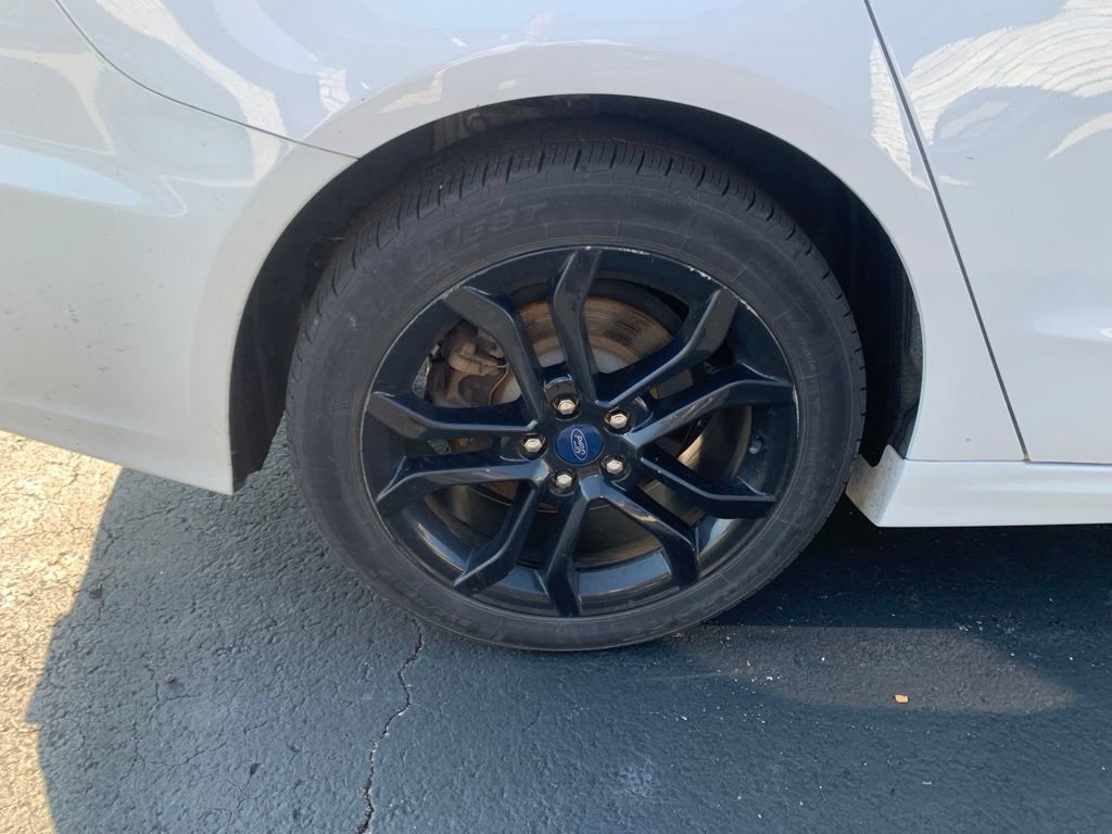 Used 2020 Ford Fusion SE w/ Equipment Group 151A FWD image 17